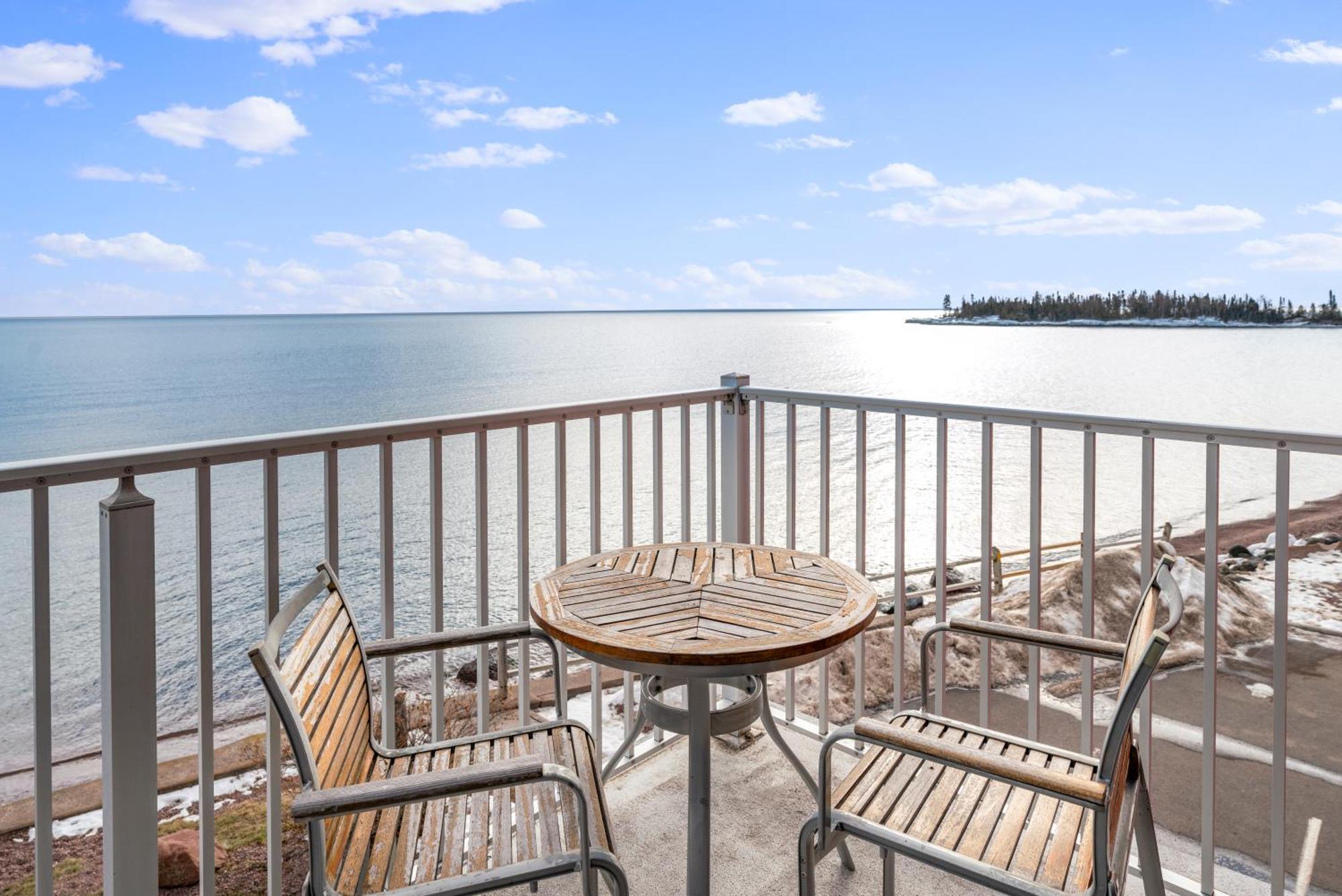 East Bay Suites Grand Marais Dış mekan fotoğraf