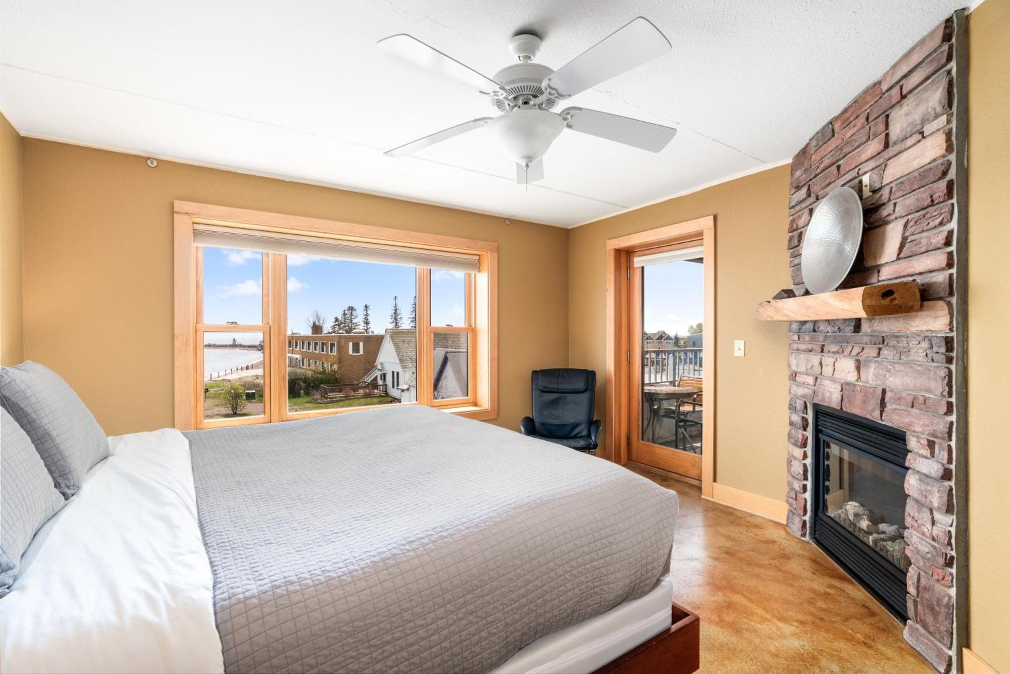 East Bay Suites Grand Marais Dış mekan fotoğraf