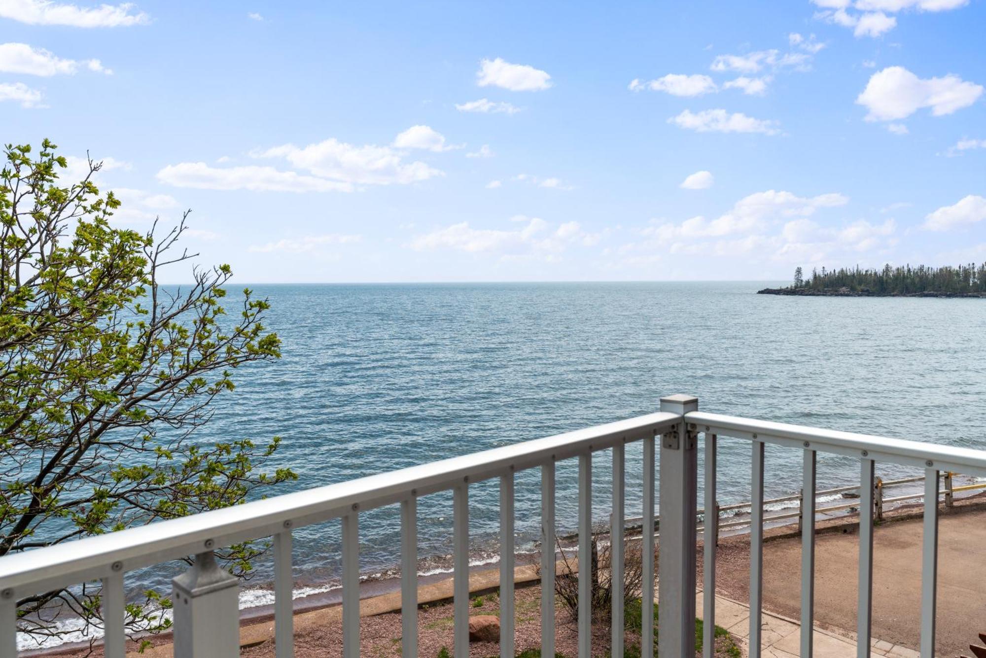 East Bay Suites Grand Marais Dış mekan fotoğraf