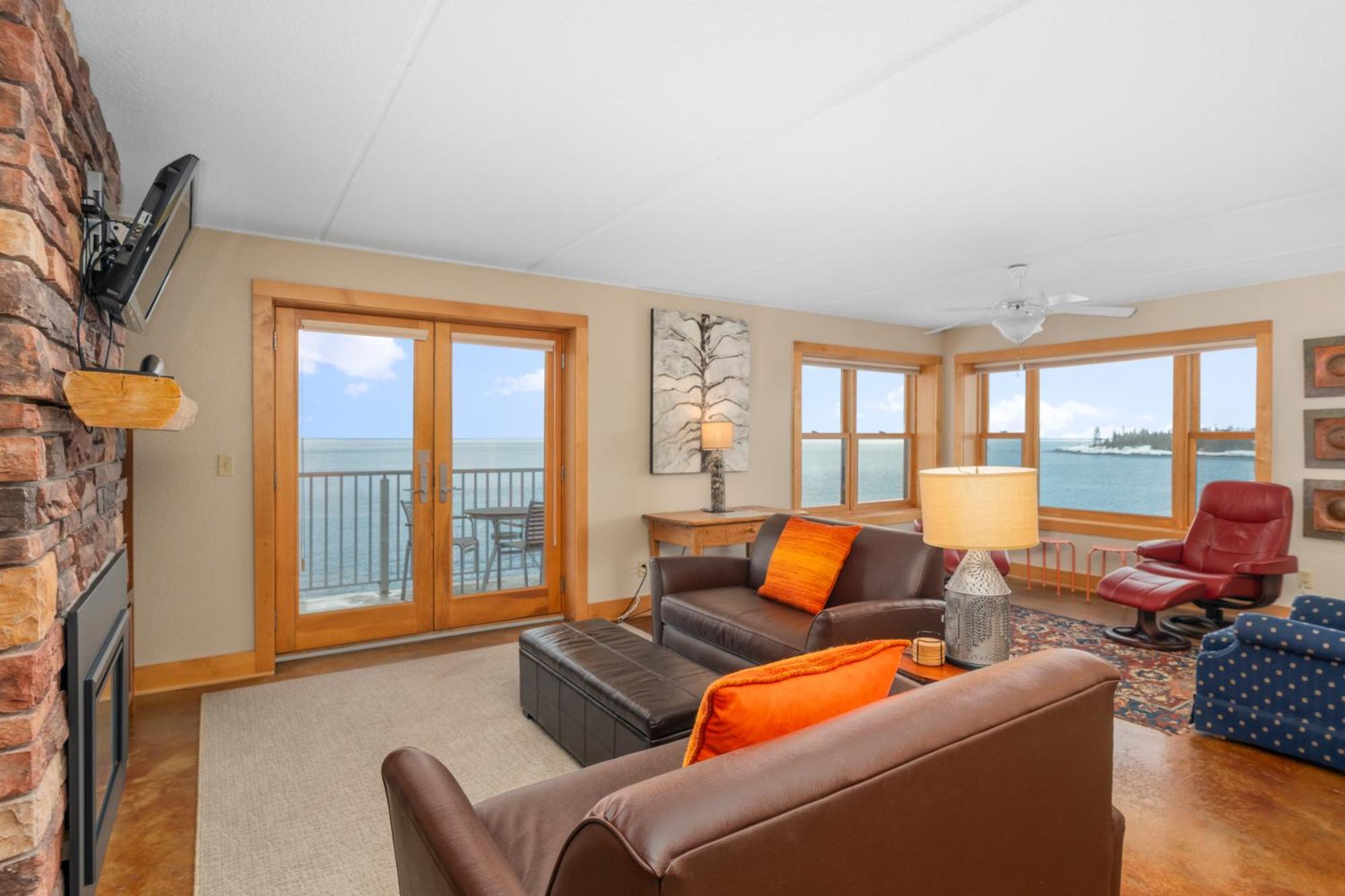 East Bay Suites Grand Marais Dış mekan fotoğraf