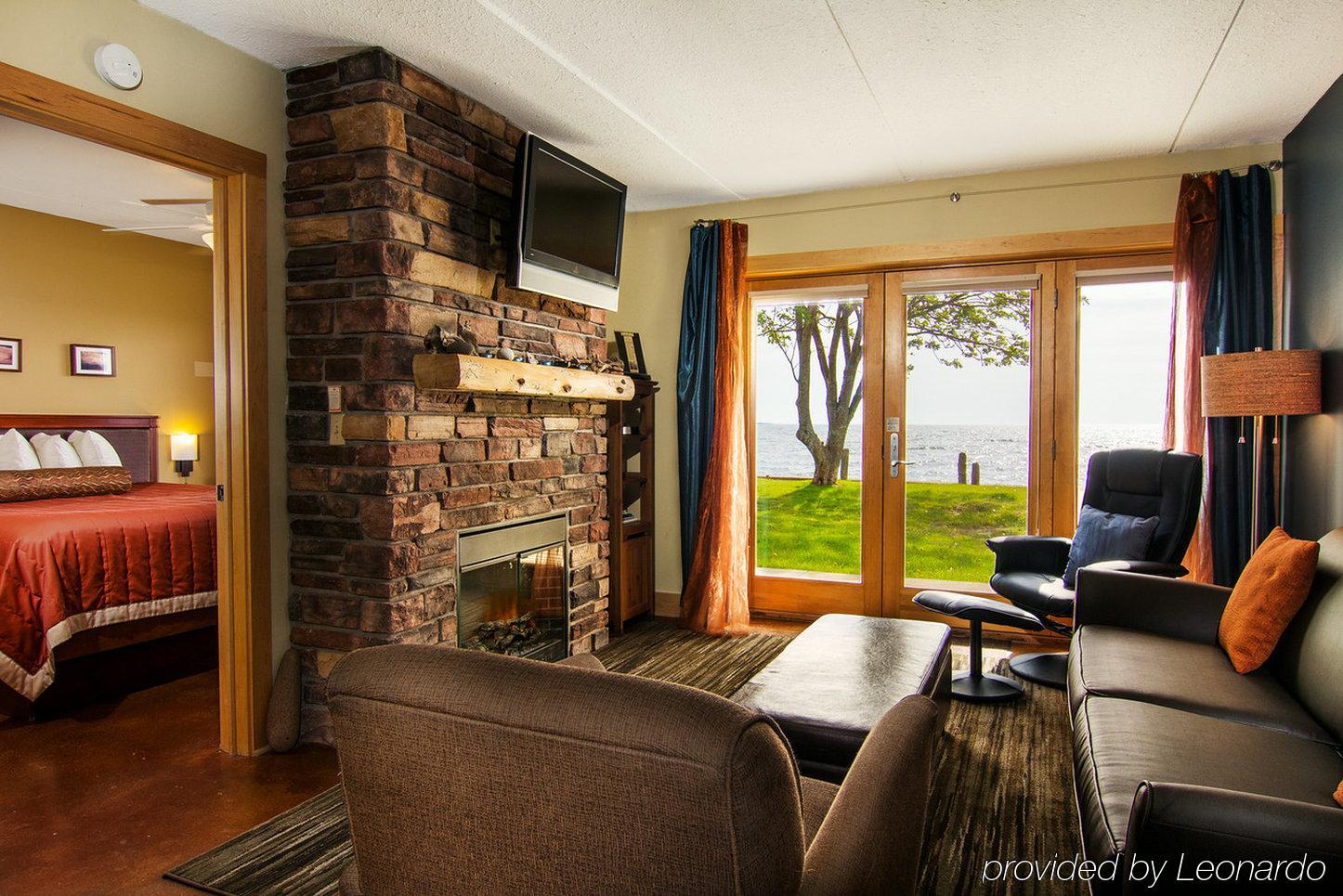 East Bay Suites Grand Marais Dış mekan fotoğraf